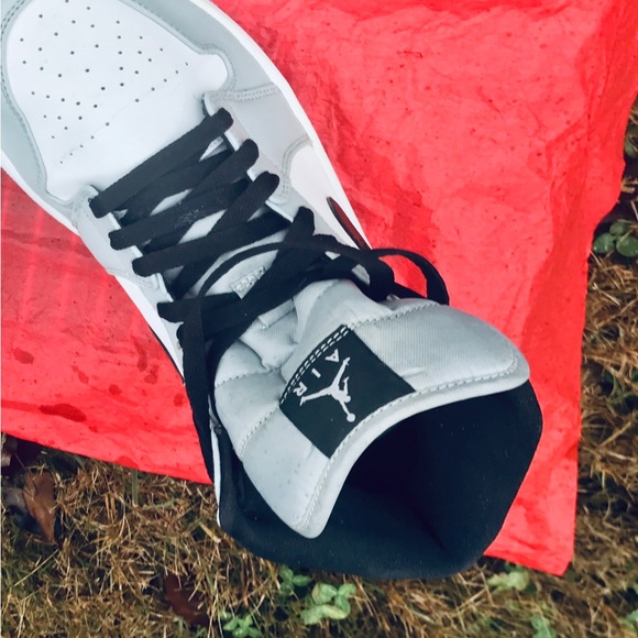 NWOT AIR JORDAN 1 U.S. size 10 Mens 12/18/19- 3/16/20. 554724-09. 01QW29Q8NT312 - Picture 7 of 13